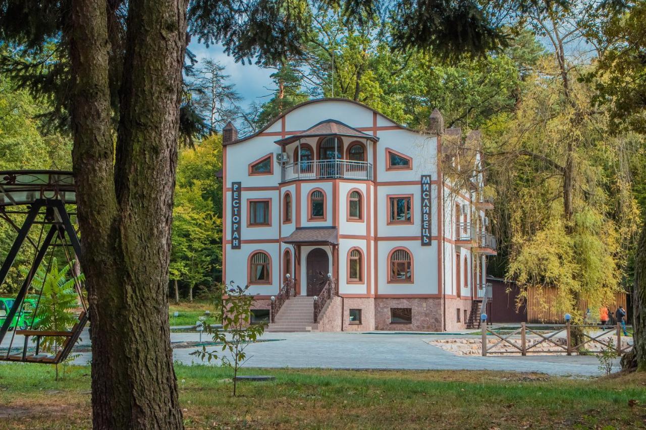 мисливець в комплексі 