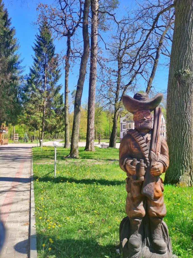 мисливець в комплексі 
