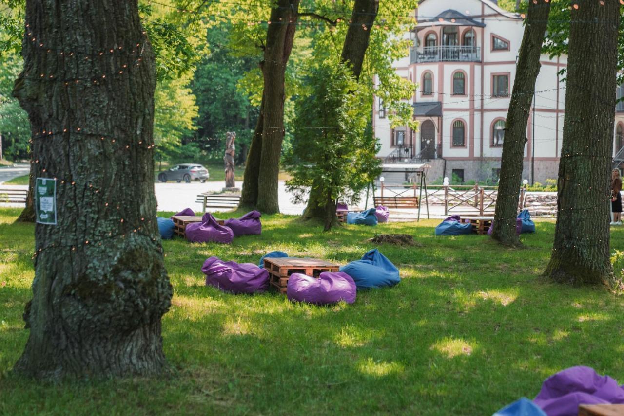 мисливець в комплексі 